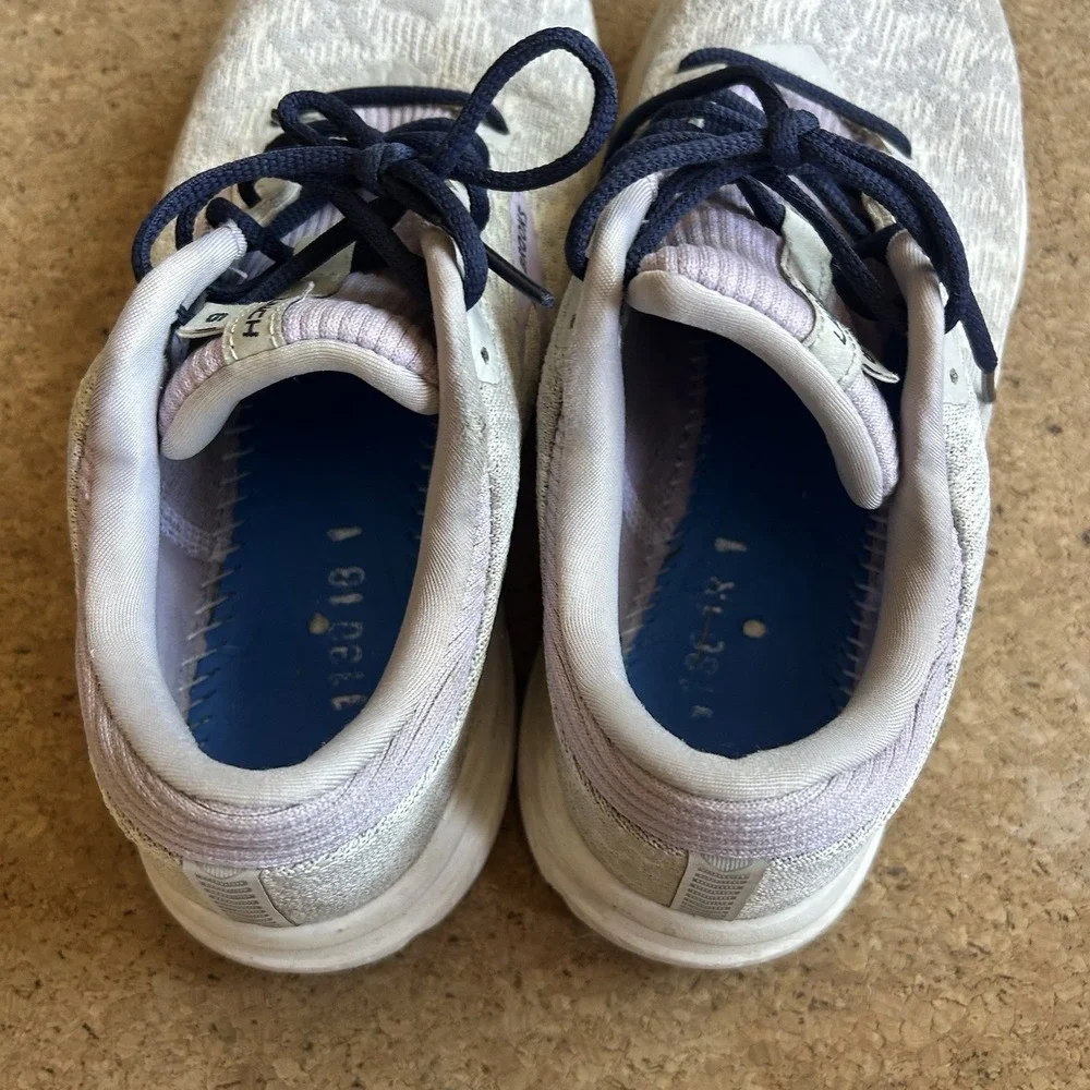 Brooks missing insoles
